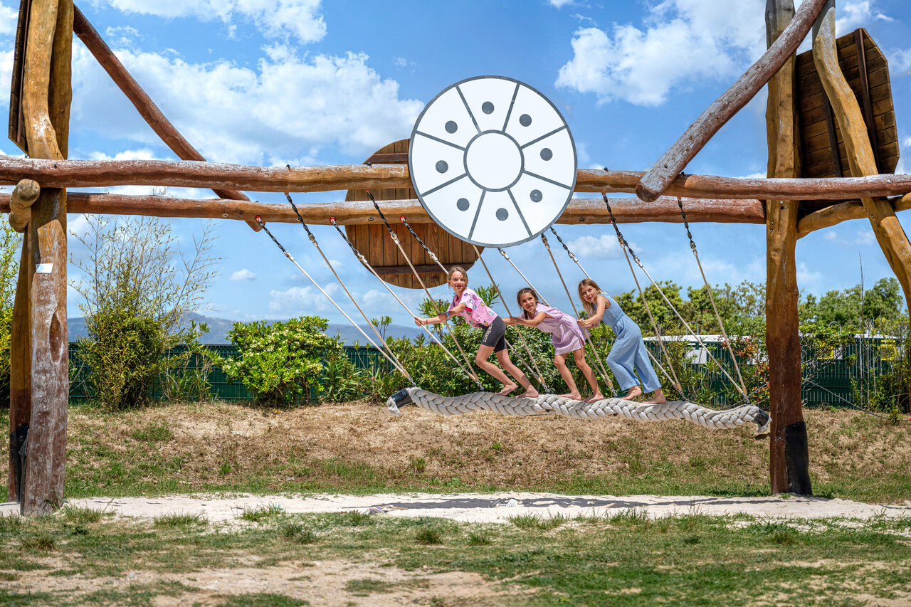 Jeux au camping CAPFUN Arbois du Castellet � LE CASTELLET (83).