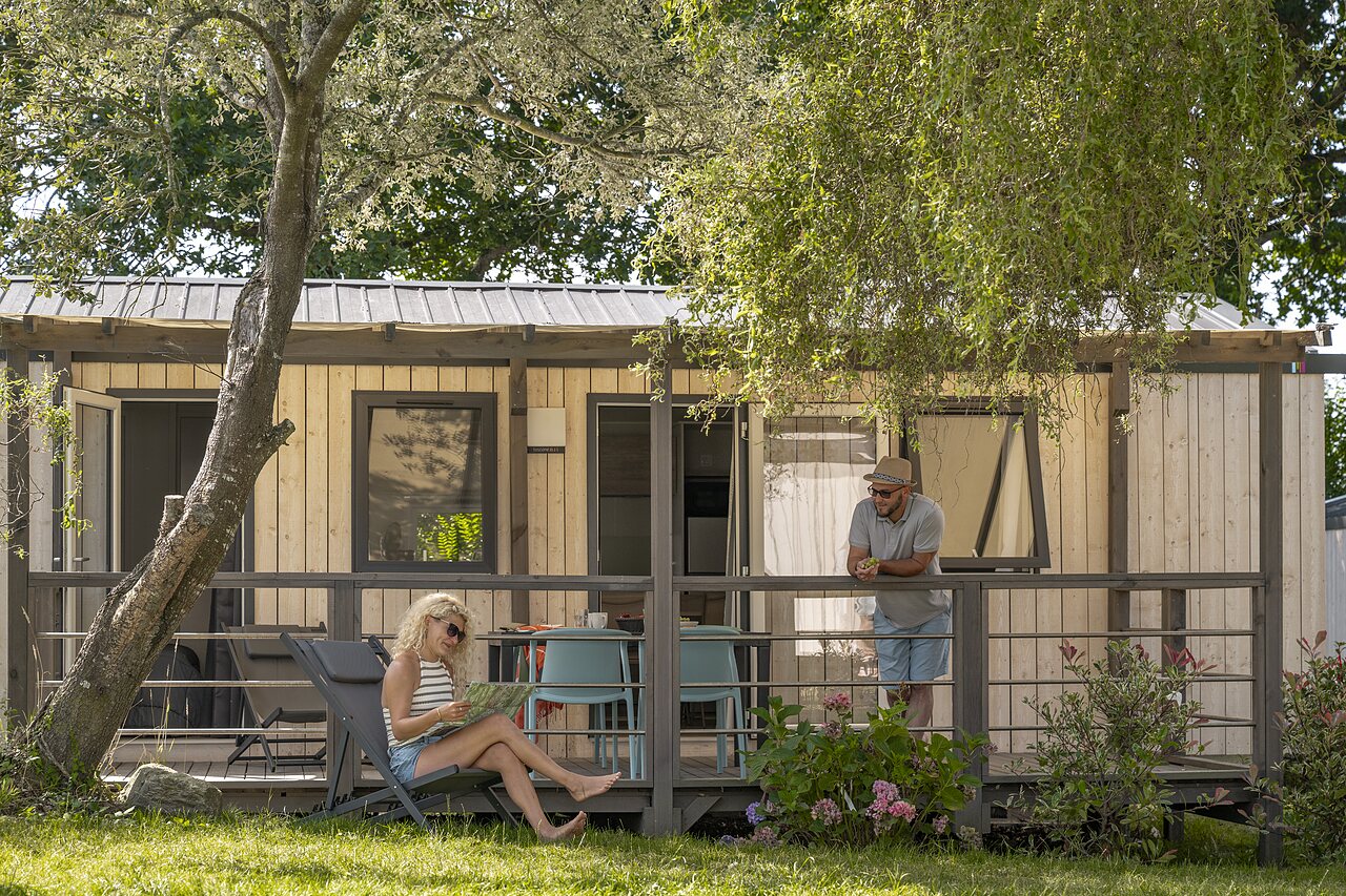 Mobile home, couple au camping CLICOCHIC Baie de Douarnenez � Poullan-sur-Mer (29).